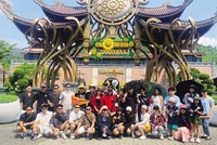 Lượng khách đặt tour theo nhóm đang tăng mạnh trong những ngày đầu hè 2025. 