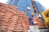 Giá bán và sản lượng tăng giúp doanh nghiệp vật liệu xây dựng kỳ vọng vào một năm kinh doanh khả quan hơn