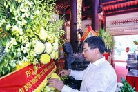 Bộ trưởng Bộ Tài chính Nguyễn Văn Thắng dâng hương, tưởng niệm tại Khu Di tích Ngã ba Đồng Lộc và Truông Bồn