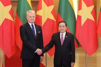 Chủ tịch Quốc hội Trần Thanh Mẫn và Tổng thống Cộng hòa Lithuania Gitanas Nauseda. Ảnh: Đức Thanh. 