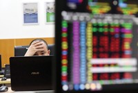 Nhà đầu tư cá nhân hầu như chỉ được tiếp cận với sản phẩm trái phiếu doanh nghiệp thông qua các lời giới thiệu “một chiều”