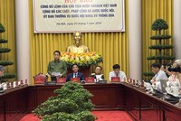 Thứ trưởng Bộ Công an Lê Quốc Hùng giới thiệu nội dung của Luật. 