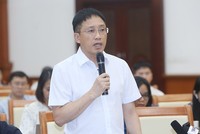 Ông Mai Sơn trả lời tại cuộc họp báo.