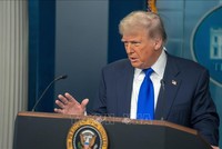 Tổng thống Mỹ Donald Trump phát biểu họp báo tại Nhà Trắng. Ảnh: THX/TTXVN
