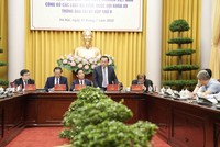 Thứ trưởng Bộ Tài chính Lê Tấn Cận giới thiệu những nội dung mới của Luật. 