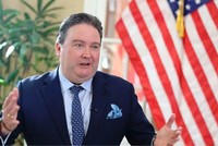 Đại sứ Mỹ tại Việt Nam Marc Knapper nói về thành tựu 30 năm quan hệ Việt - Mỹ. 