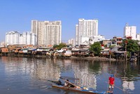 TP.HCM vẫn còn gần 40.000 căn nhà lụp xụp ven kênh chưa được giải tỏa- Ảnh: Lê Toàn