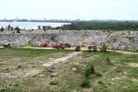 Bãi tập kết đất đá "khủng" trong dự án hơn 1.800 tỷ đồng xây gần 20 năm chưa xong ở Quảng Ngãi. 