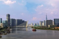 TP.HCM đang nỗ lực thực hiện hàng loạt giải pháp để thúc đẩy tăng trưởng GRDP 6 tháng cuối năm, hoàn thành mức “khoán tăng trưởng” được giao. Ảnh: Lê Toàn 