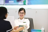 Thu ngoài lãi là một trong những điểm sáng nhất của ngành ngân hàng trong nửa đầu năm 2025. 