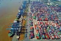 Cảng Cát Lái TP.HCM.