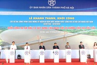 Đại biểu thực hiện nghi thức khởi công Dự án.