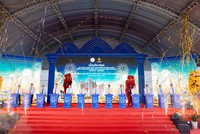 Các đại biểu thực hiện nghi thức khởi công dự án Khu đô thị hỗn hợp Nha Trang