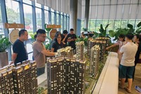 Ở nhiều dự án nhà ở, ngân hàng chào mời mức cho vay tới 75% giá trị hợp đồng cùng các chính sách ưu đãi về lãi suất, tiến độ thanh toán