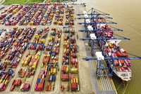 Nhiều thành quả của nền kinh tế Việt Nam, từ sự gia tăng quy mô GDP đến các bước cải thiện mạnh mẽ trong đời sống người dân không thể tách rời quá trình hội nhập kinh tế quốc tế 