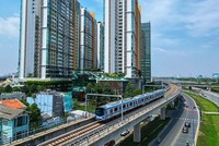 Xây dựng hạ tầng trục chính, viết lại “sổ tay vận hành”, phát triển chiều sâu nguồn nhân lực và kỷ luật trong thực thi là những giải pháp để TP.HCM mới trở thành tài sản chất lượng trong danh mục của các nhà đầu tư. Ảnh: Lê Toàn 