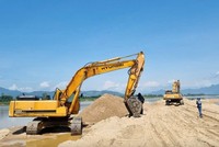 Thời gian qua, giá một số loại vật liệu xây dựng như cát, sỏi, đá, gạch, vật liệu san lấp, đắp nền đường... tăng cao bất thường - Ảnh: Báo Xây dựng