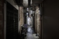 Hà Nội: Những căn nhà không thấy bóng mặt trời nhưng vẫn có giá tiền tỷ