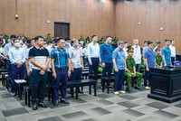 Các bị cáo bị truy tố trước tòa