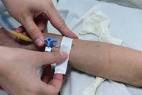 Điều trị bệnh ung thư luôn rất tốn kém