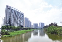 Nhiều dự án tại TP.HCM dân vào ở đã lâu, nhưng chưa được cấp sổ. Trong ảnh: Khu chung cư The Peak được đưa vào sử dụng từ tháng 7/2021 song vẫn chờ sổ hồng 