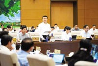 Bộ trưởng Bộ Khoa học và Công nghệ Nguyễn Mạnh Hùng báo cáo tại phiên họp 