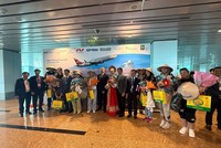 Sự trở lại của du khách Nga sau gần 5 năm ngừng khai thác là tín hiệu tích cực đối với ngành du lịch tỉnh Khánh Hòa. Ảnh: T.X 