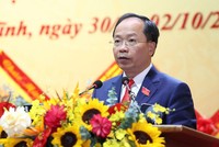 Ông Nguyễn Duy Lâm, Bí thư Tỉnh ủy trình bày tóm tắt báo cáo chính trị.