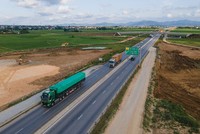 Giải ngân đầu tư công tăng tốc, kéo theo sự bứt phá của nhóm doanh nghiệp xây dựng, hạ tầng và vật liệu