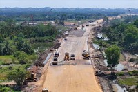 Dự án Vành đai 3 đang trong giai đoạn thi công cao điểm, các dự án thành phần đã hoàn thành 100% công tác bàn giao mặt bằng và đang đẩy nhanh công tác thi công xây dựng. Ảnh: Lê Toàn