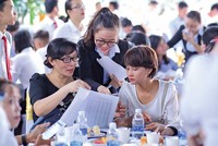 Nhân viên môi giới bất động sản đang rất khó khăn trong việc bán hàng 