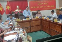  Ông Nguyễn Mạnh Hùng, Chánh Văn phòng UBND tỉnh Vĩnh Long phát biểu tại cuộc họp báo.