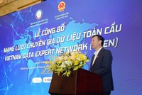Thiếu tướng Nguyễn Ngọc Cương, Giám đốc Trung tâm Dữ liệu Quốc gia, Phó chủ tịch Hiệp hội Dữ liệu Quốc gia phát biểu tại sự kiện công bố Mạng lưới Chuyên gia Dữ liệu Toàn cầu (VDEN).