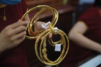 Có thể coi vàng, chứng khoán hay bất động sản là hàng “tiền đạo” tấn công trong danh mục đầu tư