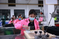 UBND TP. Hà Nội đang lấy ý kiến dự thảo Nghị quyết của HĐND Thành phố quy định chi thu nhập tăng thêm cho cán bộ, công chức, viên chức.