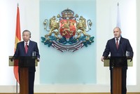 Tổng Bí thư Tô Lâm và Tổng thống Cộng hòa Bulgaria Rumen Radev chủ trì buổi gặp gỡ báo chí thông báo kết quả hội đàm. (Ảnh: Thống Nhất/TTXVN).