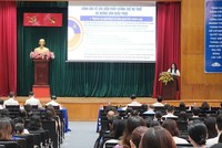 Cơ quan Thuế hướng dẫn, cảnh báo các biện pháp cưỡng chế nợ thuế. Ảnh: Việt Dũng