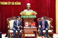 Bí thư Thành ủy Đà Nẵng Lê Ngọc Quang chủ trì buổi tiếp và làm việc với Đại sứ Nhật Bản tại Việt Nam ITO Naoki nhân chuyến thăm và làm việc tại Đà Nẵng. Ảnh: Ngọc Phú, BĐN