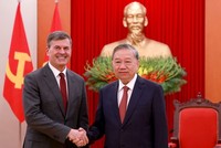 Tổng Bí thư Tô Lâm tiếp Giám đốc Học viện Tổng thống Liên bang Nga Aleksey Komissarov.