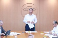 Phó Chủ tịch UBND TP. Hà Nội Nguyễn Mạnh Quyền chủ trì cuộc họp.