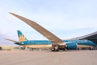 Cận cảnh máy bay Boeing 787 hạ cánh sân bay quốc tế Long Thành 