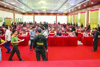 Công an tỉnh Phú Thọ bắt tại trận một vụ dụ dỗ đầu tư tiền số trái phép.