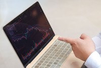 Năm 2026, dòng tiền trên thị trường chứng khoán dự báo tiếp tục phân hóa mạnh, ưu tiên các nhóm ngành có nền tảng cơ bản vững