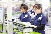 Việt Nam giữ vững vị thế trong thu hút FDI, nhất là các lĩnh vực công nghệ cao. Trong ảnh: Sản xuất tại Samsung Việt Nam. Ảnh: Đức Thanh 