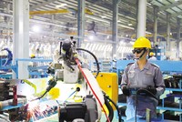 Những chính sách mới đã tạo môi trường thông thoáng và minh bạch hơn cho cả doanh nghiệp và người dân, gắn với yêu cầu cải cách, phân cấp, chuyển đổi số và tăng trưởng bền vững. Ảnh: Đức Thanh 