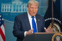 Tổng thống Mỹ Donald Trump phát biểu trong một cuộc họp báo tại Nhà Trắng. Ảnh: THX/TTXVN