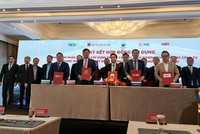 Quang cảnh lễ ký kết hợp đồng tín dụng cho Dự án. 