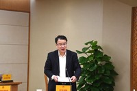 Thứ trưởng Bộ Tài chính Trần Quốc Phương thông tin tại cuộc họp.