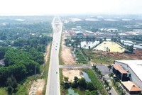 Đường sắt đô thị Đà Nẵng được triển khai sẽ mở ra hành lang phát triển lớn, trong đó có khu đô thị, logistics. Trong ảnh: Khu kinh tế mở Chu Lai - khu vực dự kiến đường sắt đô thị Đà Nẵng đi qua (Ảnh: P.V) 