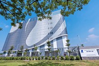 VNPT IDC Hòa Lạc có tổng diện tích sử dụng lên tới 23.000 m2 sàn, có quy mô đến 2.000 tủ racks.